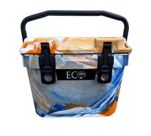 Load image into Gallery viewer, 10 Quart Camo Coolers
